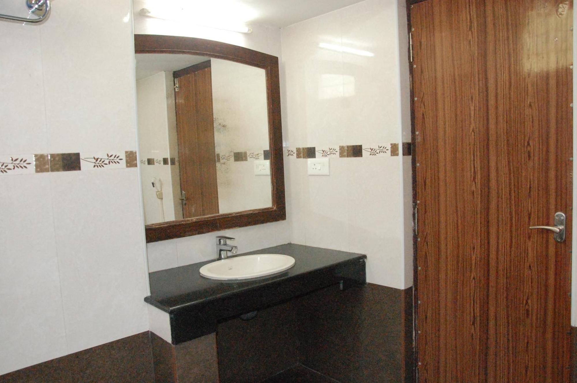 Hotel Blue Star Κοϊμπατόρε Εξωτερικό φωτογραφία